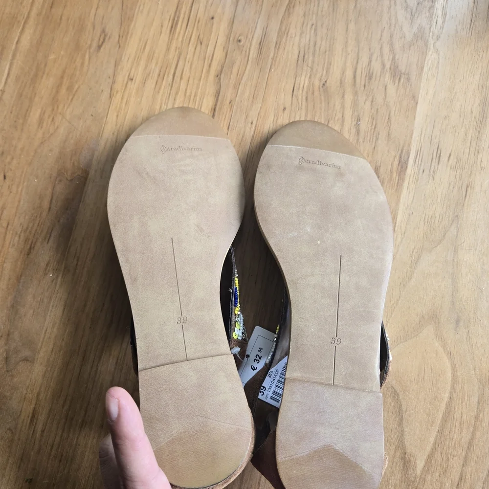 Stradivarius Brown Sandals with Yellow Beaded Design Size EU39/US 8 - Picture 5 of 7